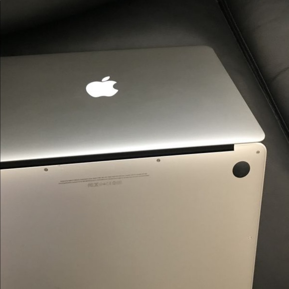 Laptop - Picture 2 of 4